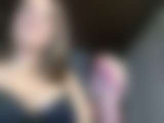 Rubii-sweett MILF webcam performer live streaming