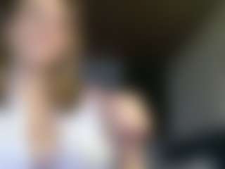 Rubii-sweett MILF webcam performer live streaming