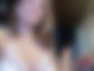 Live cam show with Rubii-sweett - Blonde Hair MILF on WildCum
