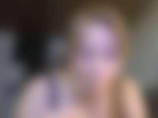 Live cam show with Rubii-sweett - Blonde Hair MILF on Soda Cam