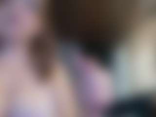 Rubii-sweett MILF webcam performer live streaming