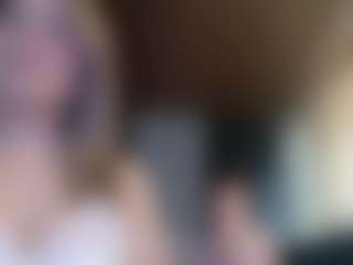 Live cam show with Rubii-sweett - Brown Eyes Blonde Hair on SinfulBabes