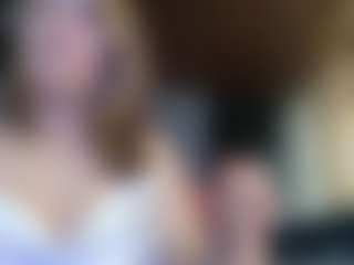 Rubii-sweett MILF webcam performer live streaming