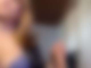 Rubii-sweett MILF webcam performer live streaming