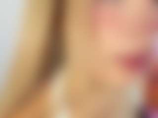 Live cam show with Sofievanss - Tease on Dolls Live