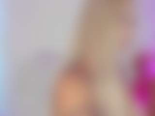 Live cam show with Sofievanss - Strip Mature on CamClone
