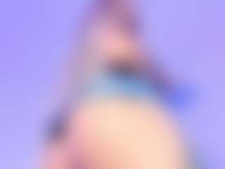 Live cam show with Sofievanss - Fingers on Camsoda