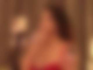 Live cam show with LAURAAX - Oil on livesuperchat.net