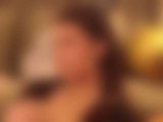 Live cam show with LAURAAX - Oil on crypto-cams