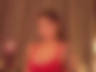 Live cam show with LAURAAX - Brown Eyes on CamwithHer