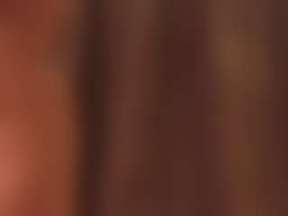 Live cam show with LAURAAX - Oil on SpunkLive