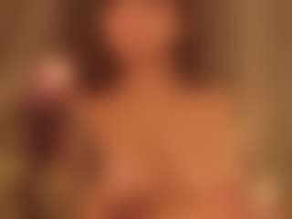 Live cam show with LAURAAX - Oil on thefappeningchat.com