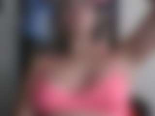 Live cam show with Trianabell - Flashing on AdultVida.com