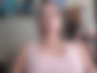 Live cam show with Trianabell - Bedroom on Camming Site