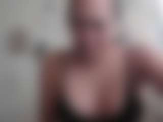 Trianabell's Live Sex Cam Show