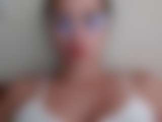 Trianabell's Live Sex Cam Show