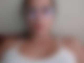 Trianabell's Live Sex Cam Show