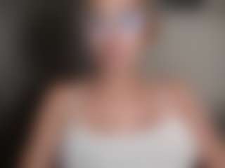 Trianabell's Live Sex Cam Show