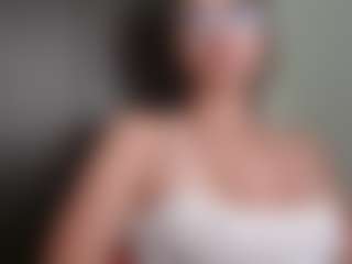 Live cam show with Trianabell - Dirty Talk on Livezox