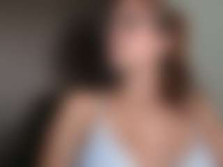 Live cam show with Trianabell - Living Room on Camsoda