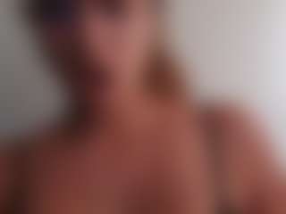 Live cam show with Trianabell - Bedroom Big Tits on Gym Cam Girls
