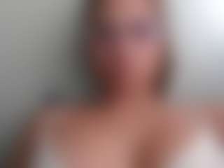 Trianabell's Live Sex Cam Show