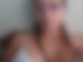 Trianabell's Live Sex Cam Show