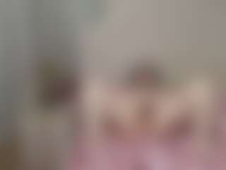 Live cam show with SquirtyAngela - Dildo on live18s.com