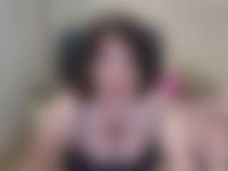 SquirtyAngela MILF webcam performer live streaming