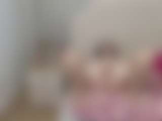 Live cam show with SquirtyAngela - Public Red Hair on friskycurves.com