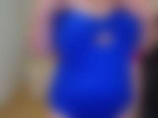 Live cam show with SquirtyAngela - Lovense Middle Aged on Latina Girls