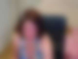 Live cam show with SquirtyAngela - Granny Squirt on Camsoda