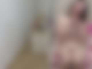 Live cam show with SquirtyAngela - Granny on sexylive.show