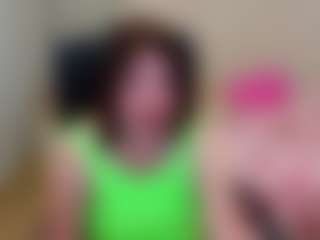 Live cam show with SquirtyAngela - Granny Lovense on sexylive.show