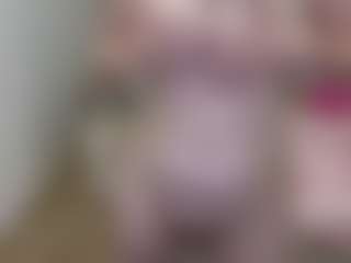 Live cam show with SquirtyAngela - Granny Squirt on Camsoda