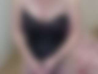 Live cam show with SquirtyAngela - Granny on StripNow