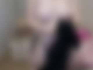 SquirtyAngela's Live Sex Cam Show