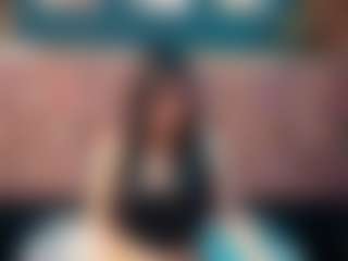 Cam Show en direct de antonella-cutee