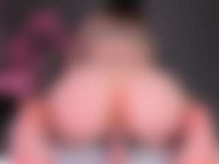 Live cam show with Liza - Thong on Camsoda