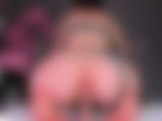 Live cam show with Liza - Facesitting on xDating