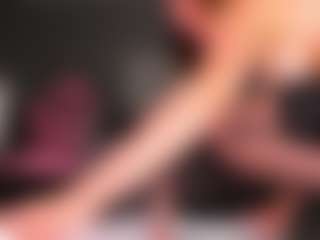 Live cam show with Liza - Brown Hair Petite on realtime-chat
