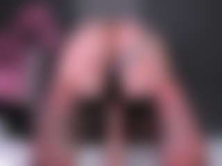 Live cam show with Liza - Small Tits on AdultVida.com