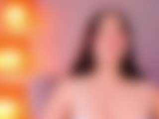 Live cam show with Lunar-leen - Kisses on Dare Cams