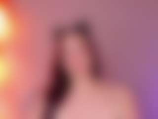 Live cam show with Lunar-leen - Kisses on Camsoda