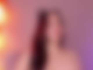 Live cam show with Lunar-leen - Kisses on Camsoda
