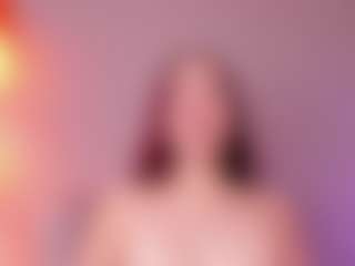Live cam show with Lunar-leen - Fingers on Camsoda
