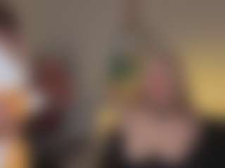 Live cam show with Anna - Glasses on Camsoda