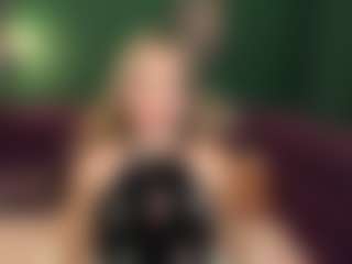 Live cam show with EvaMoran - Average on Chatstar