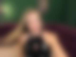 Live cam show with EvaMoran - Blue Eyes on Milfs Live