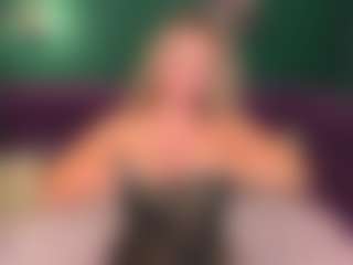 Live cam show with EvaMoran - Solo on Hubzter Live